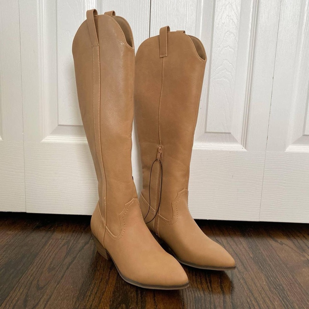 NEW WITH TAGS! Universal thread Boots size 8 Western knee high, beige-tan MINT